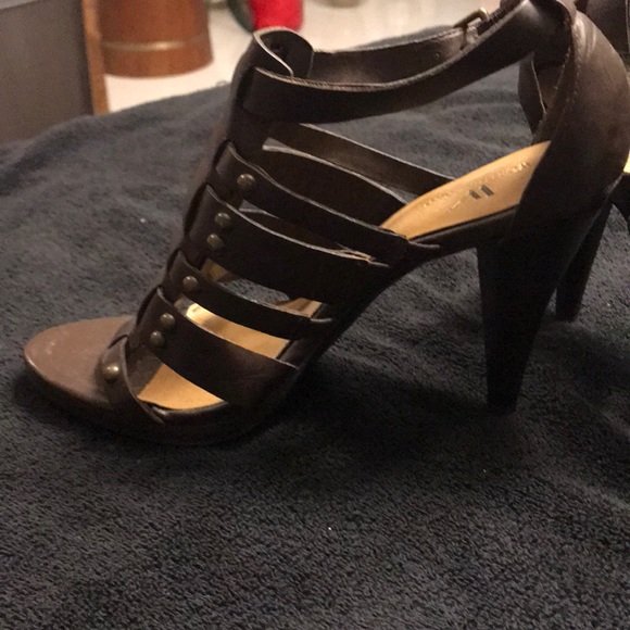 Shoes - Picture 2 of 3